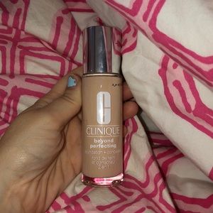 Clinique Beyond Perfecting Foundation + Concealer